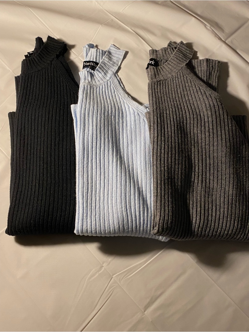 Cold-Shoulder Ribbed Knit Sweater - Gray - Picture 9 of 9